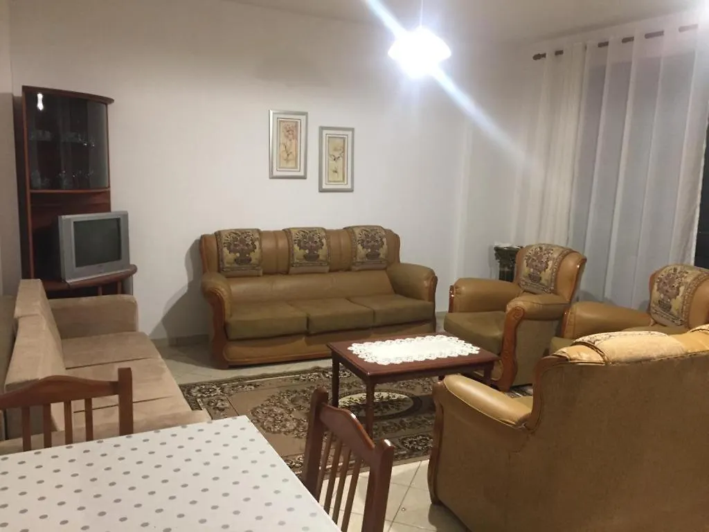 Marina Apartment Vlorë 阿尔巴尼亚